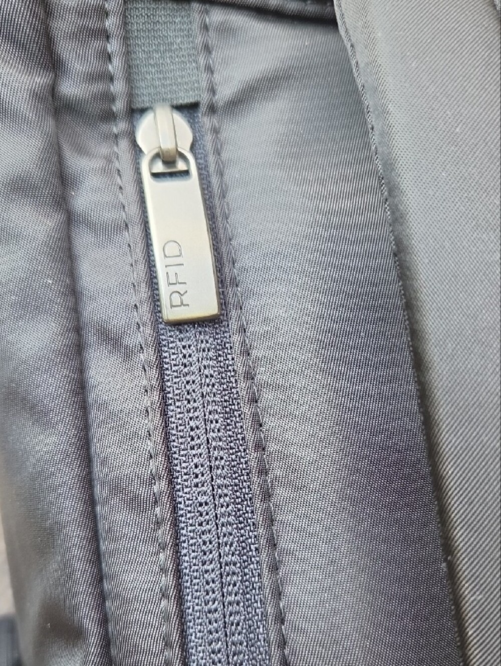 Briggs & Riley Rhapsody U-Zip Black Backpack - Picture 4 of 10